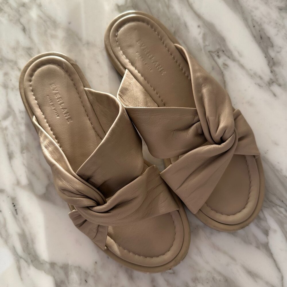 Everlane Day Twist Sandal in Warm Khaki, Size 7.5